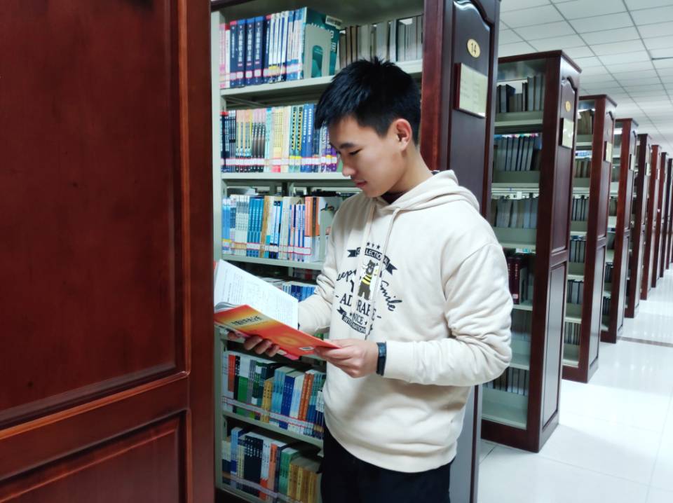 Lingze Meng (孟令泽)